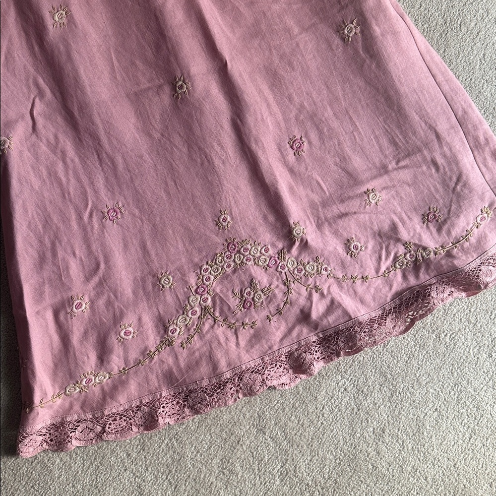 Summer Dress w/ Floral Embroidery - size 4 - Picture 2 of 5